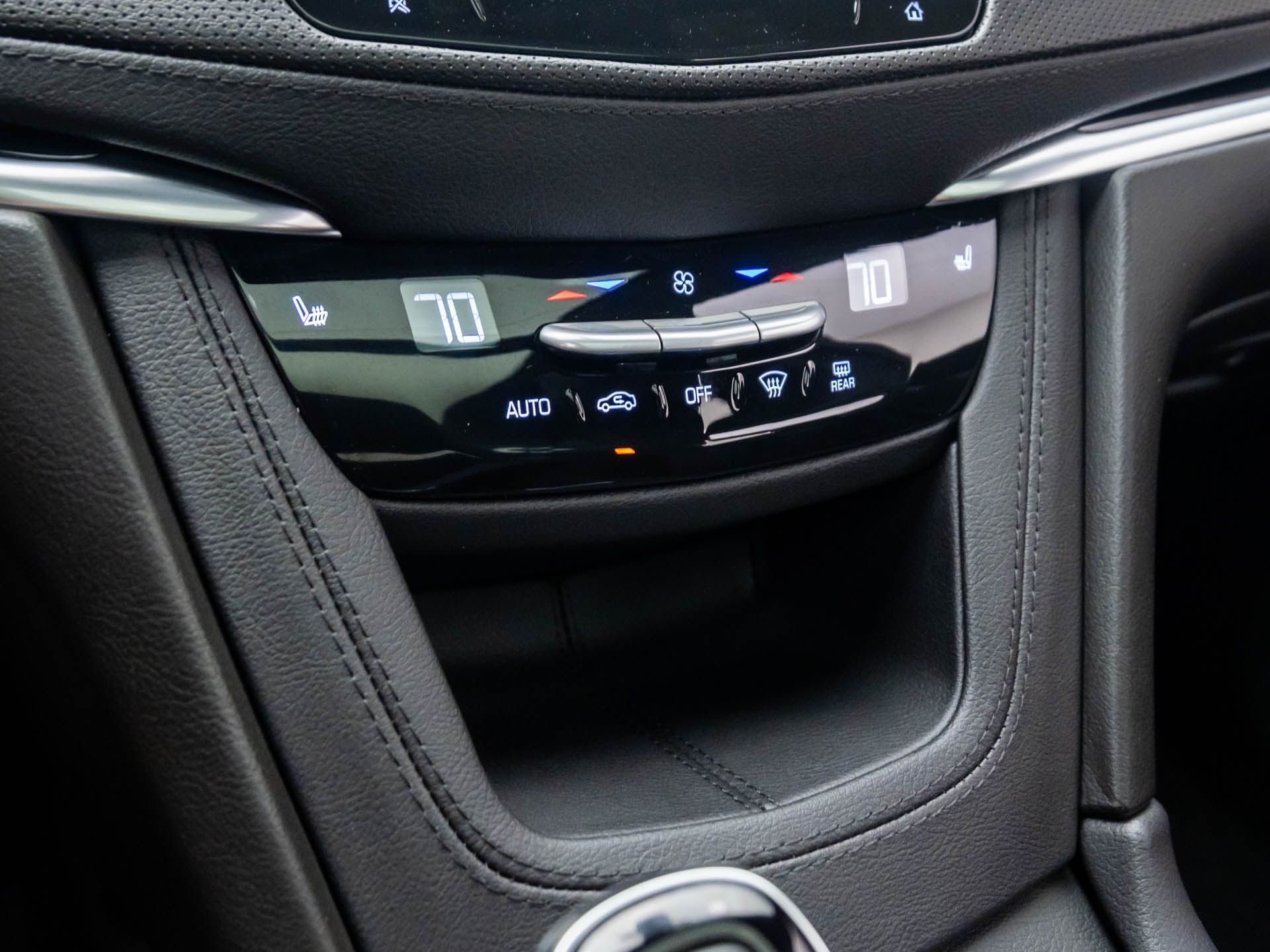Vehicle image 22 of 40
