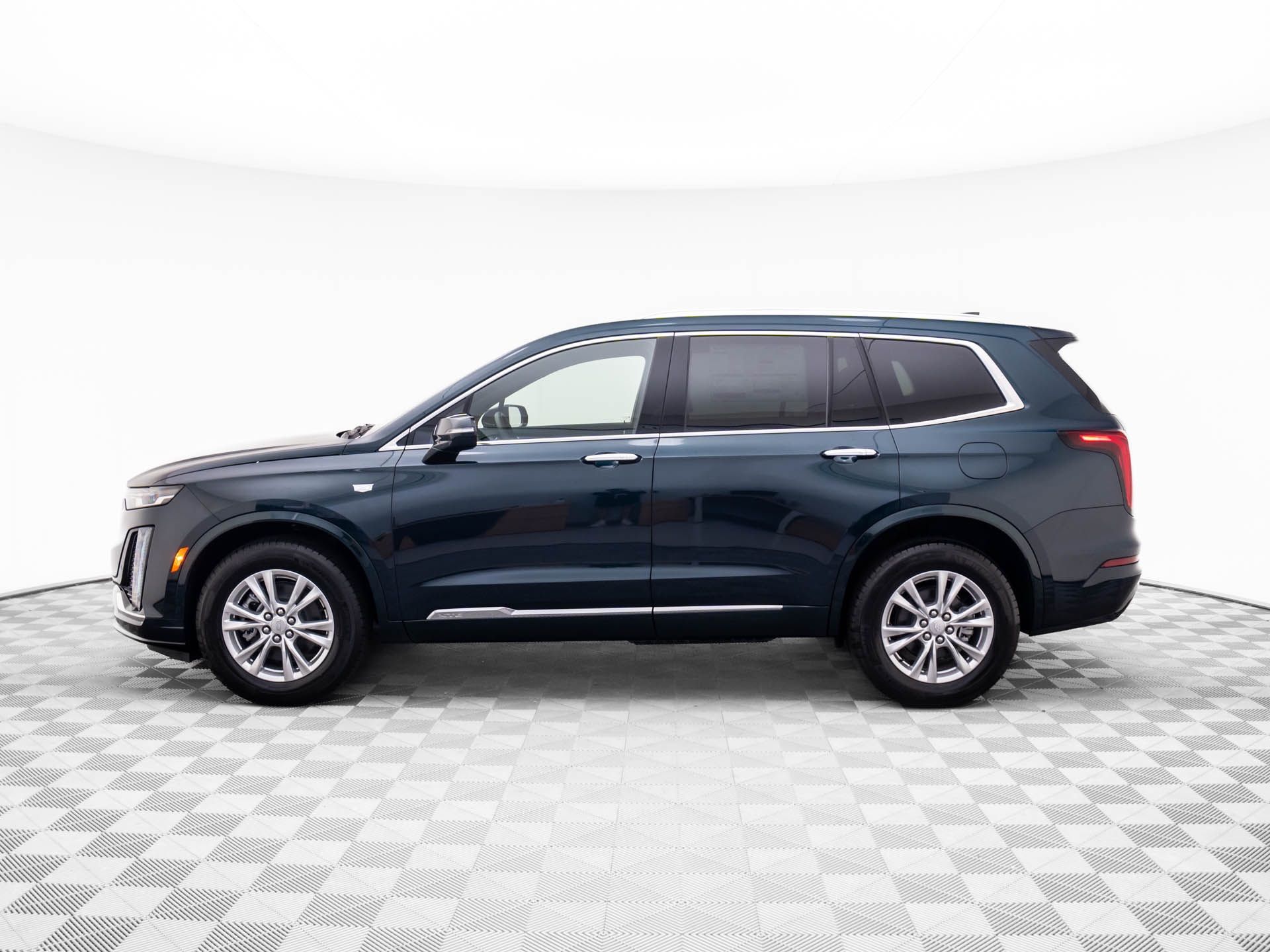 Vehicle image 11 of 40