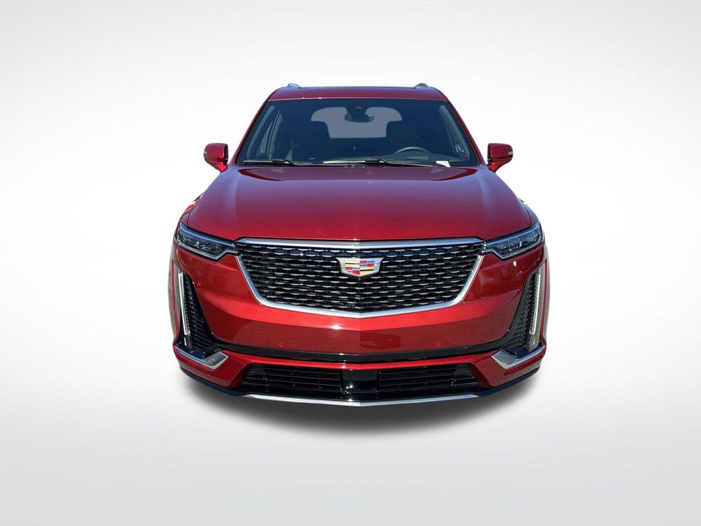 2025 Cadillac XT6 Premium Luxury Image 3 of 36
