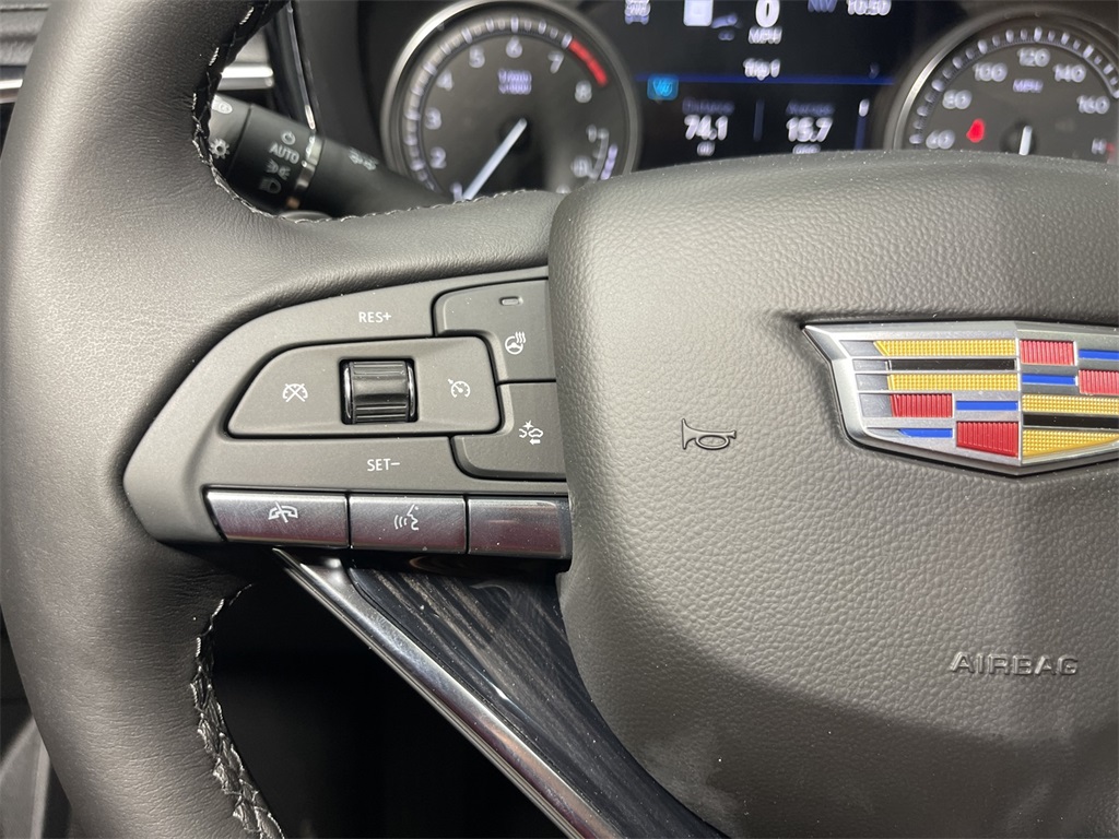 Vehicle image 21 of 31