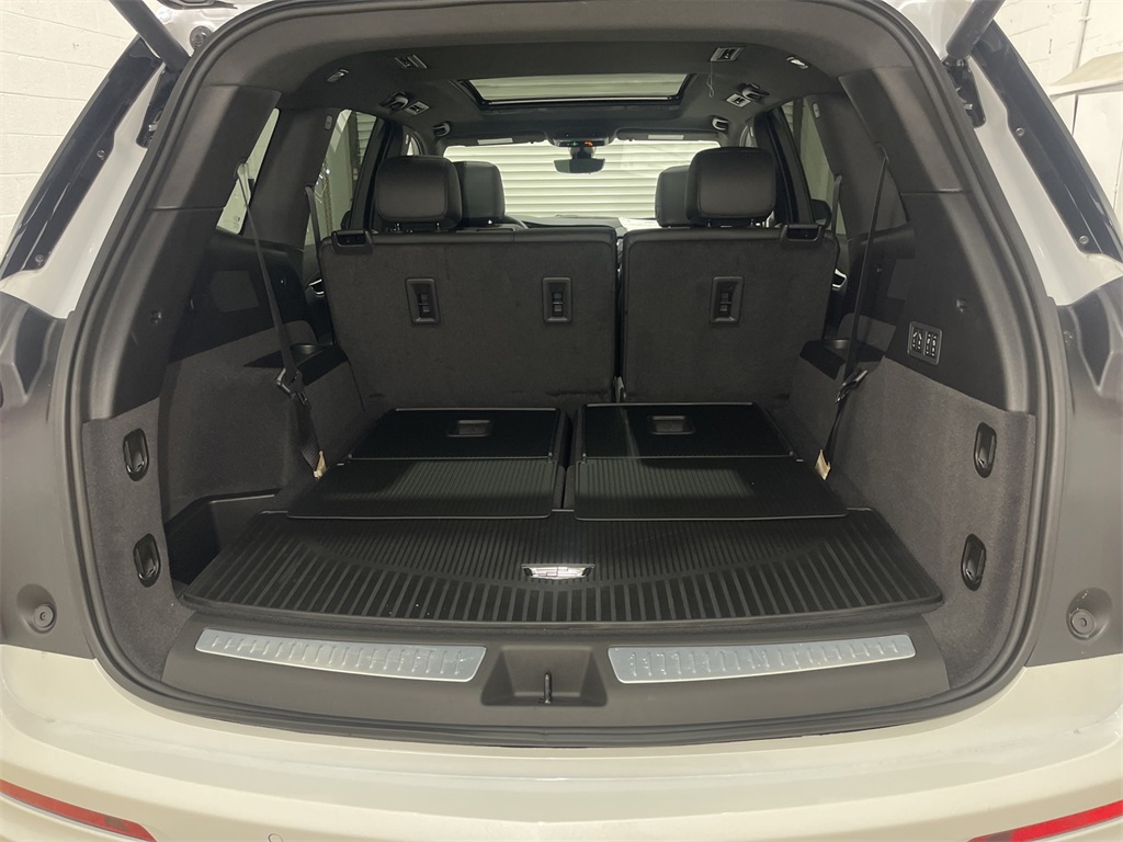 Vehicle image 10 of 31