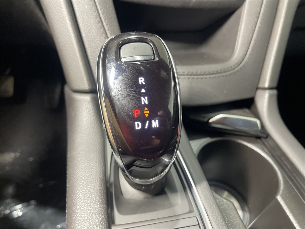 Vehicle image 23 of 31