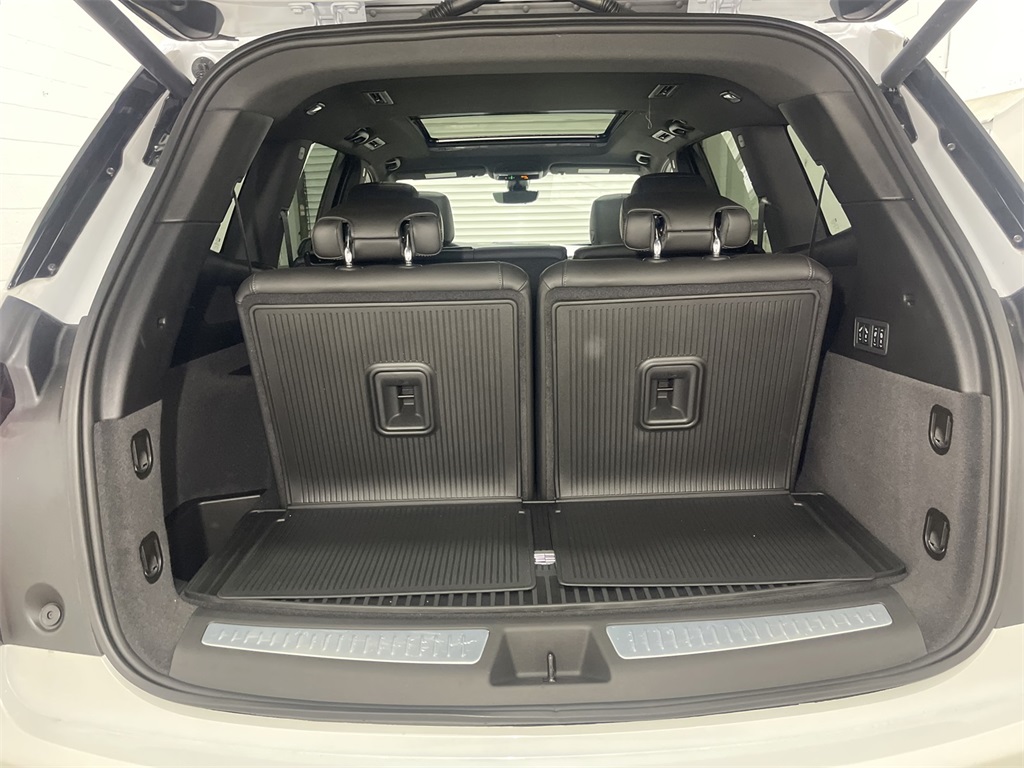 Vehicle image 11 of 31