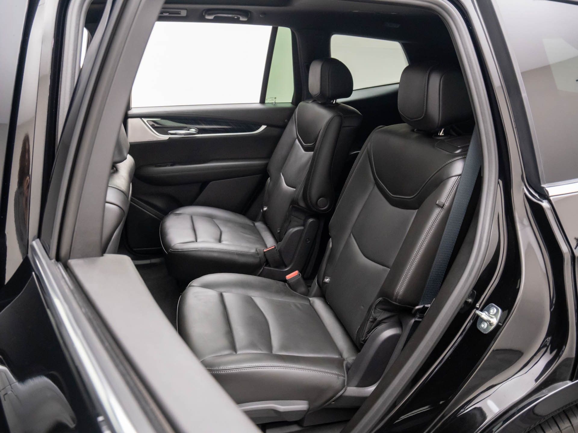 Vehicle image 16 of 39