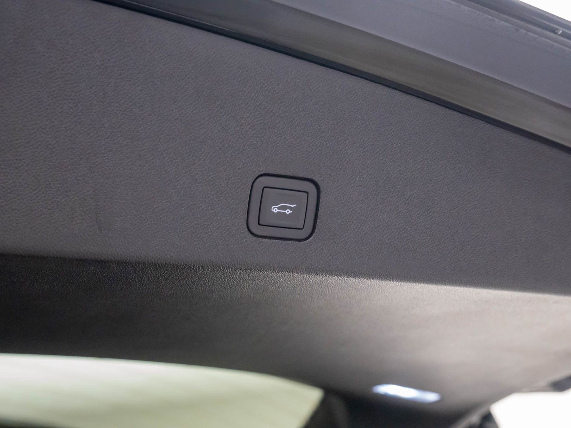 Vehicle image 32 of 39
