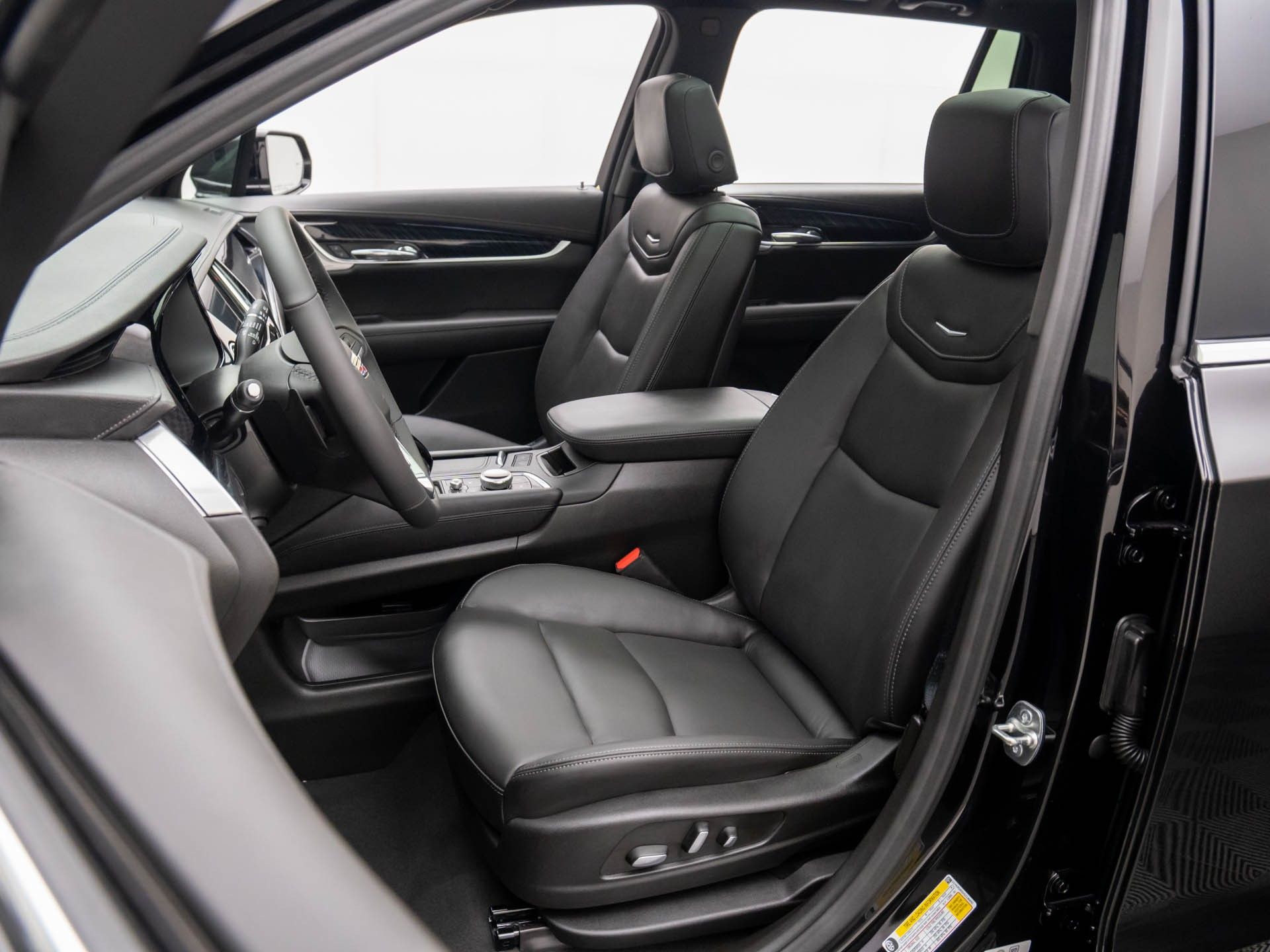 Vehicle image 15 of 39