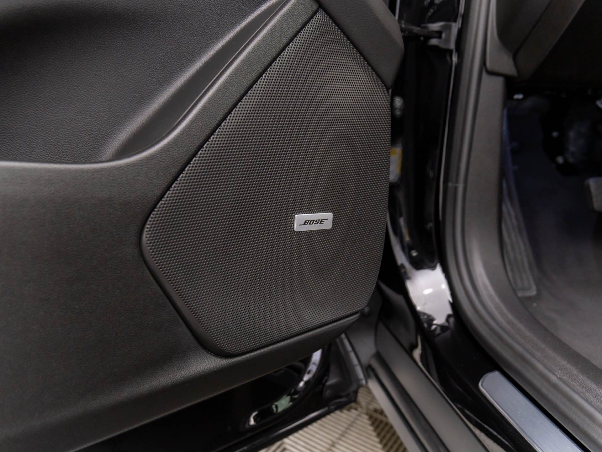 Vehicle image 17 of 35