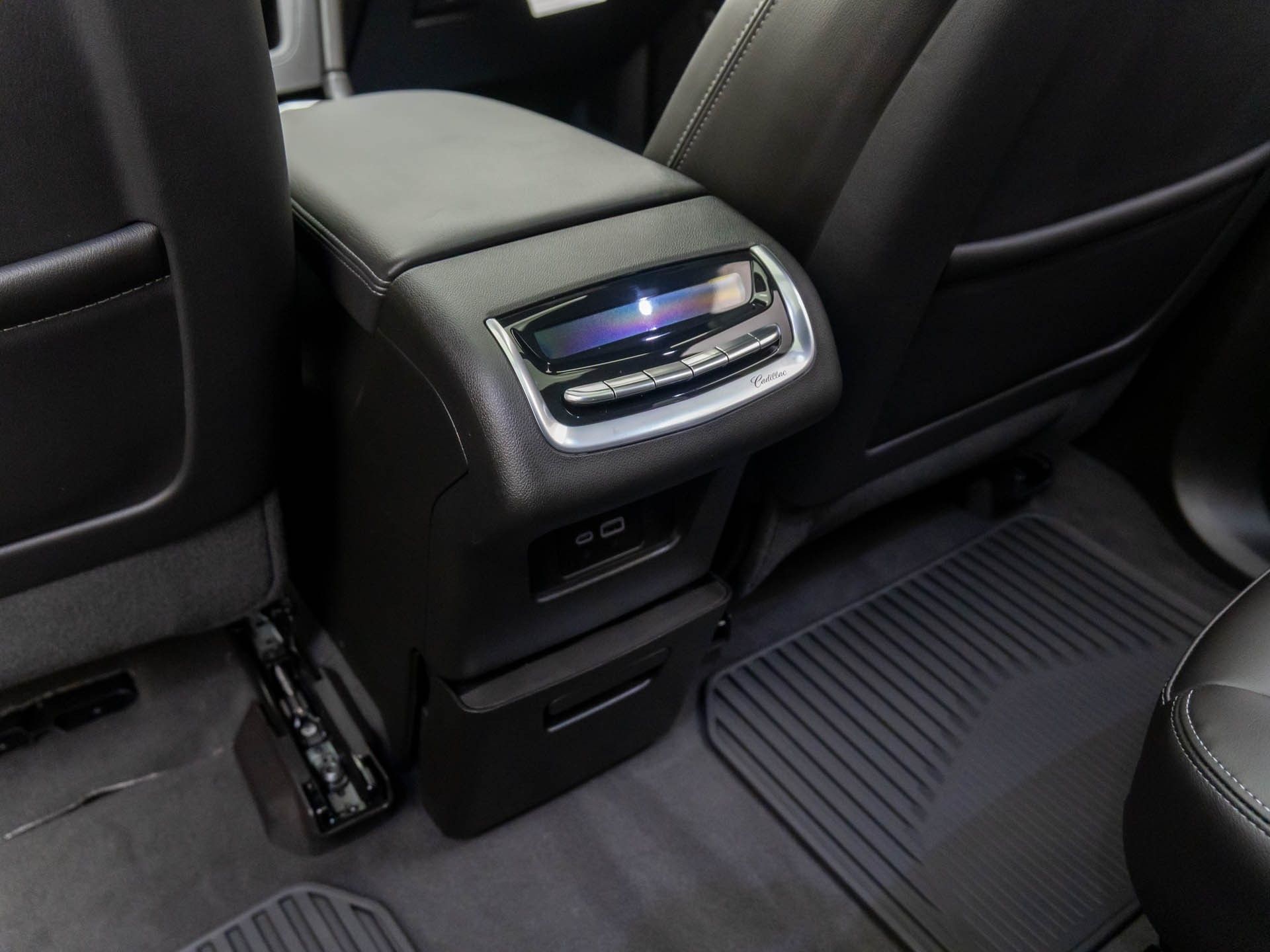 Vehicle image 24 of 39