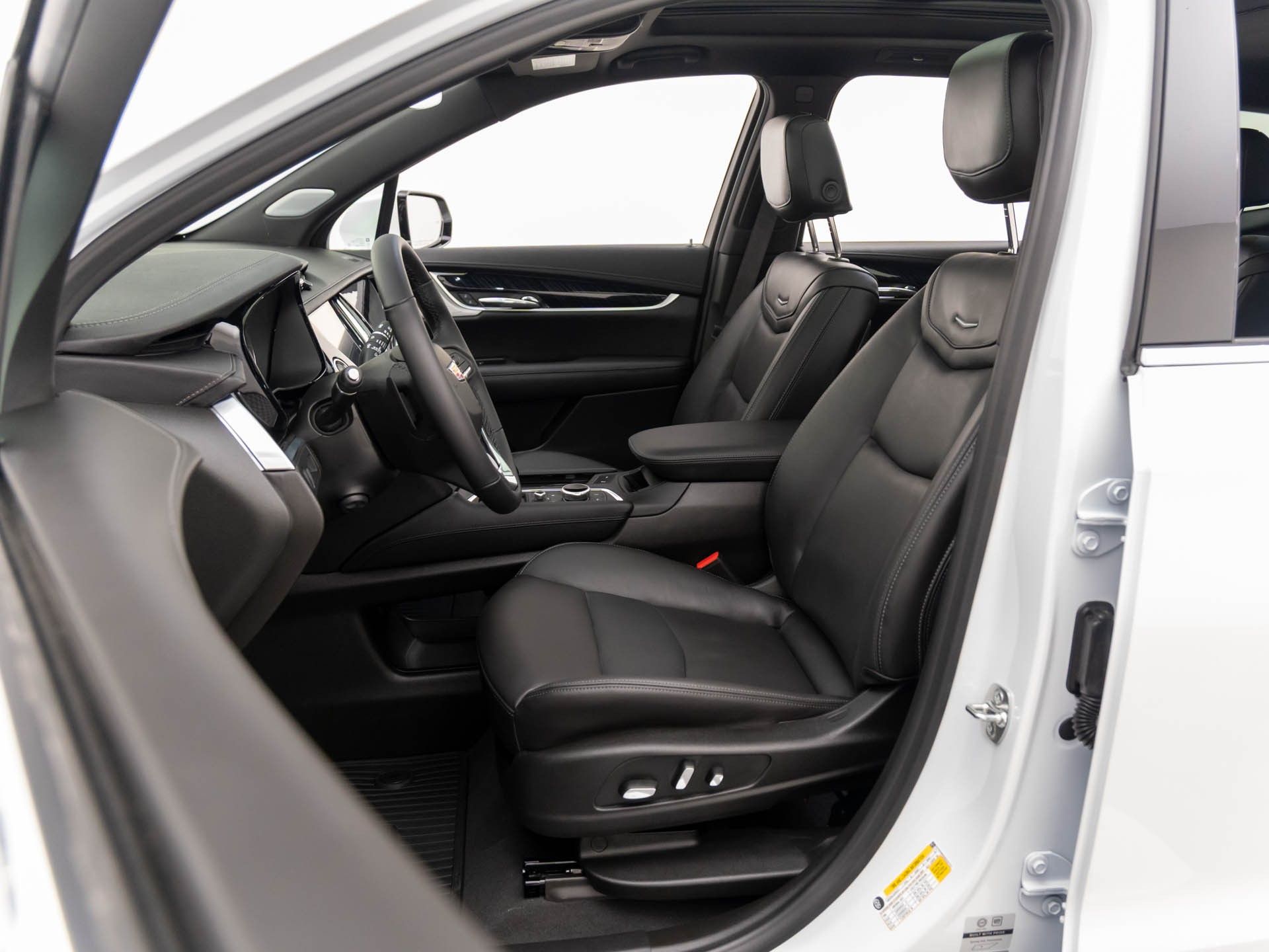 Vehicle image 15 of 39