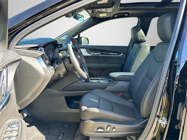 Vehicle image 15 of 18