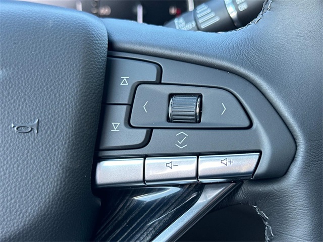 Vehicle image 11 of 18