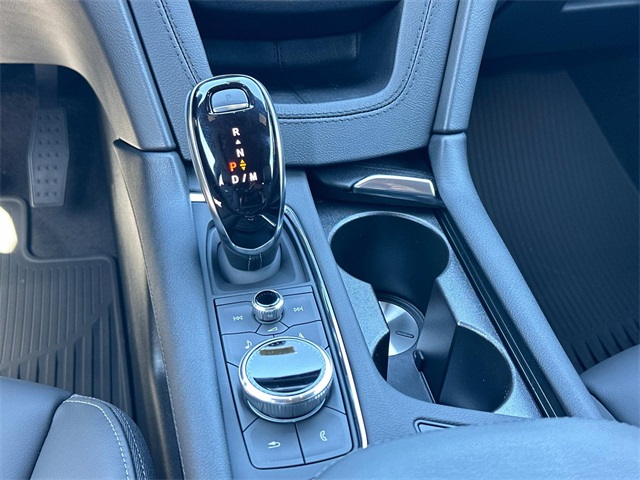 Vehicle image 9 of 18