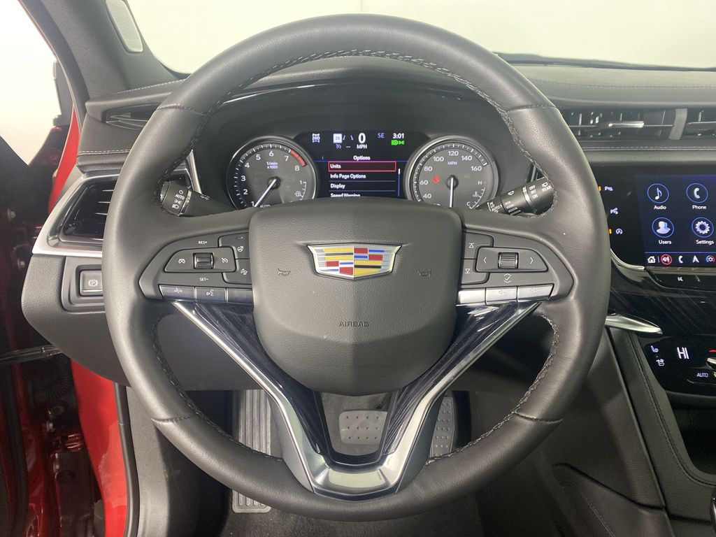 2025 Cadillac XT6 Premium Luxury Image 32 of 34