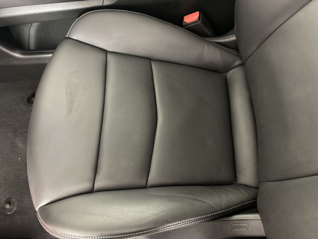 2025 Cadillac XT6 Premium Luxury Image 16 of 34