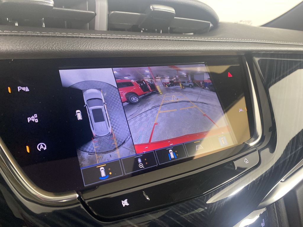 2025 Cadillac XT6 Premium Luxury Image 23 of 34