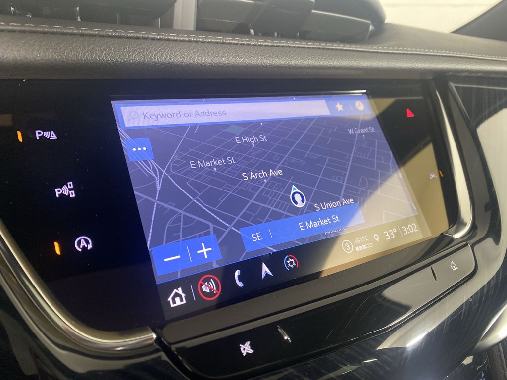 2025 Cadillac XT6 Premium Luxury Image 22 of 34