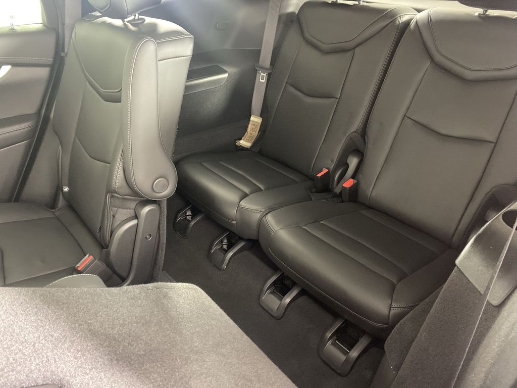 2025 Cadillac XT6 Premium Luxury Image 15 of 34