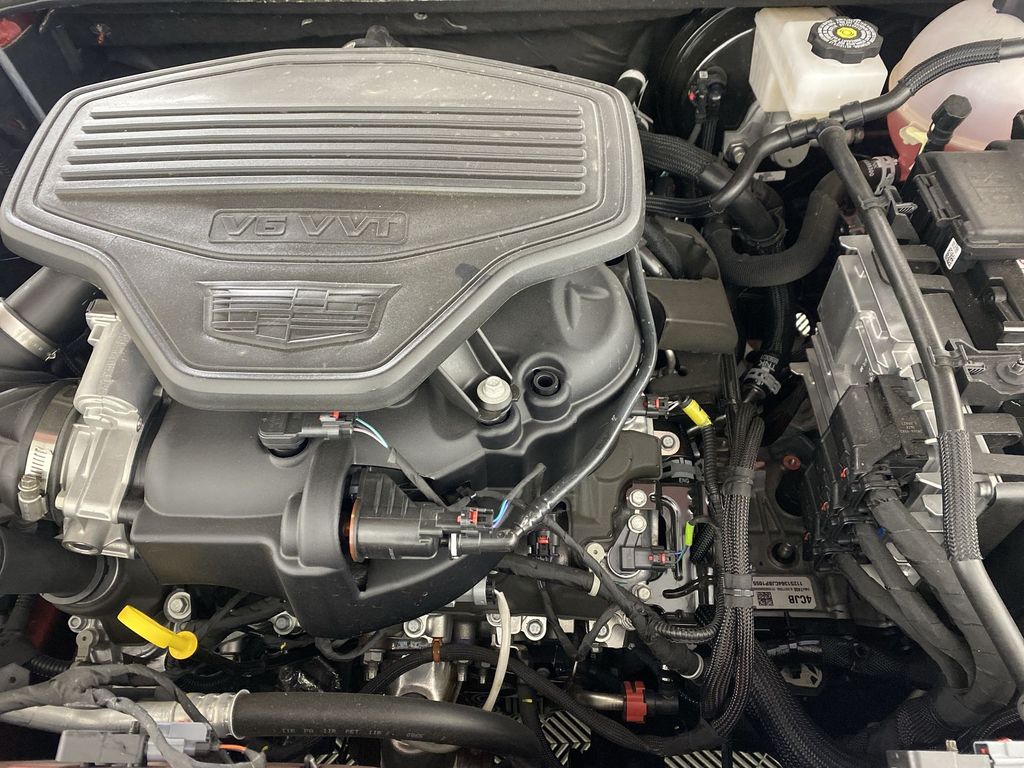 2025 Cadillac XT6 Premium Luxury Image 9 of 34