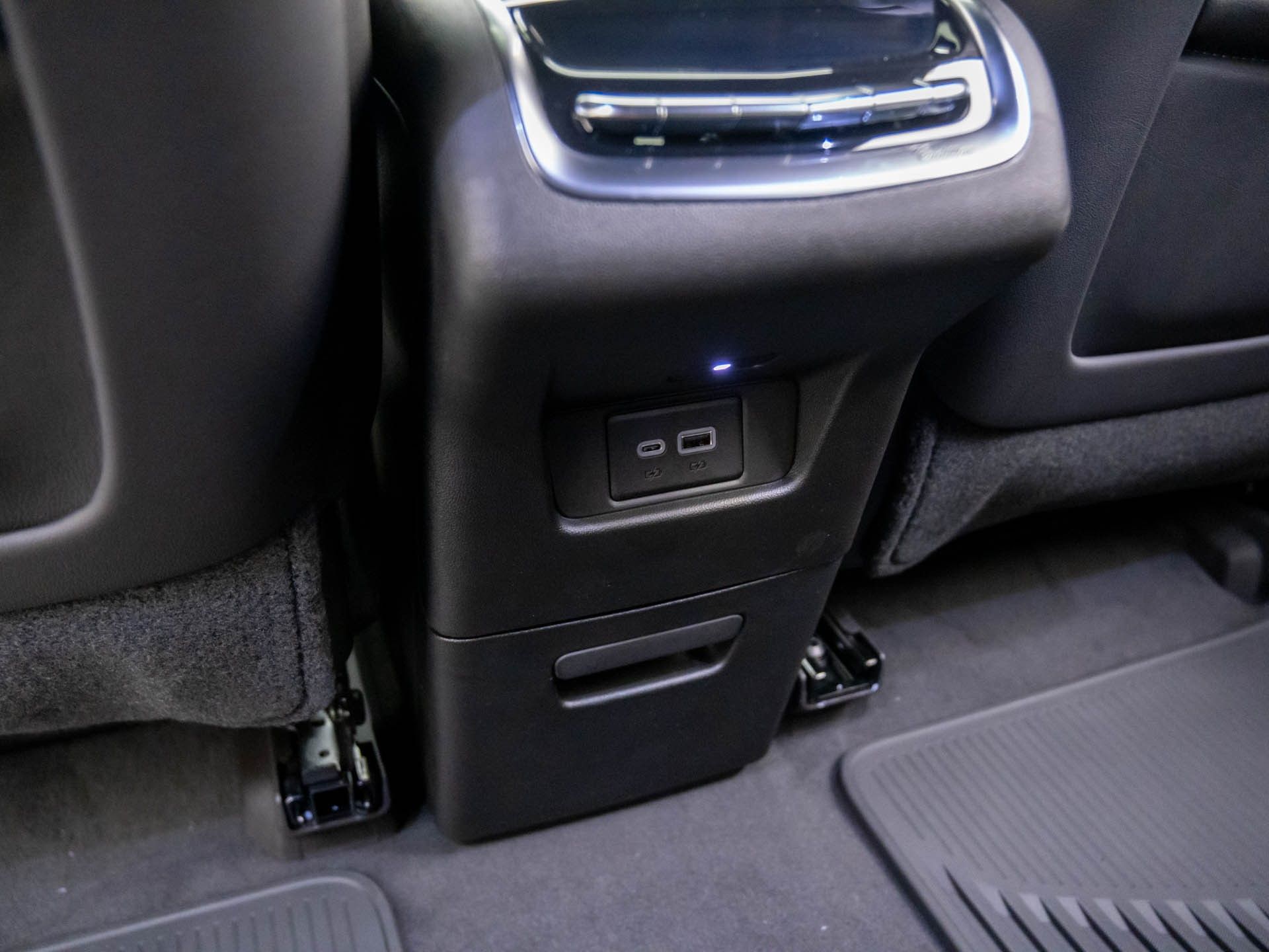 Vehicle image 20 of 45
