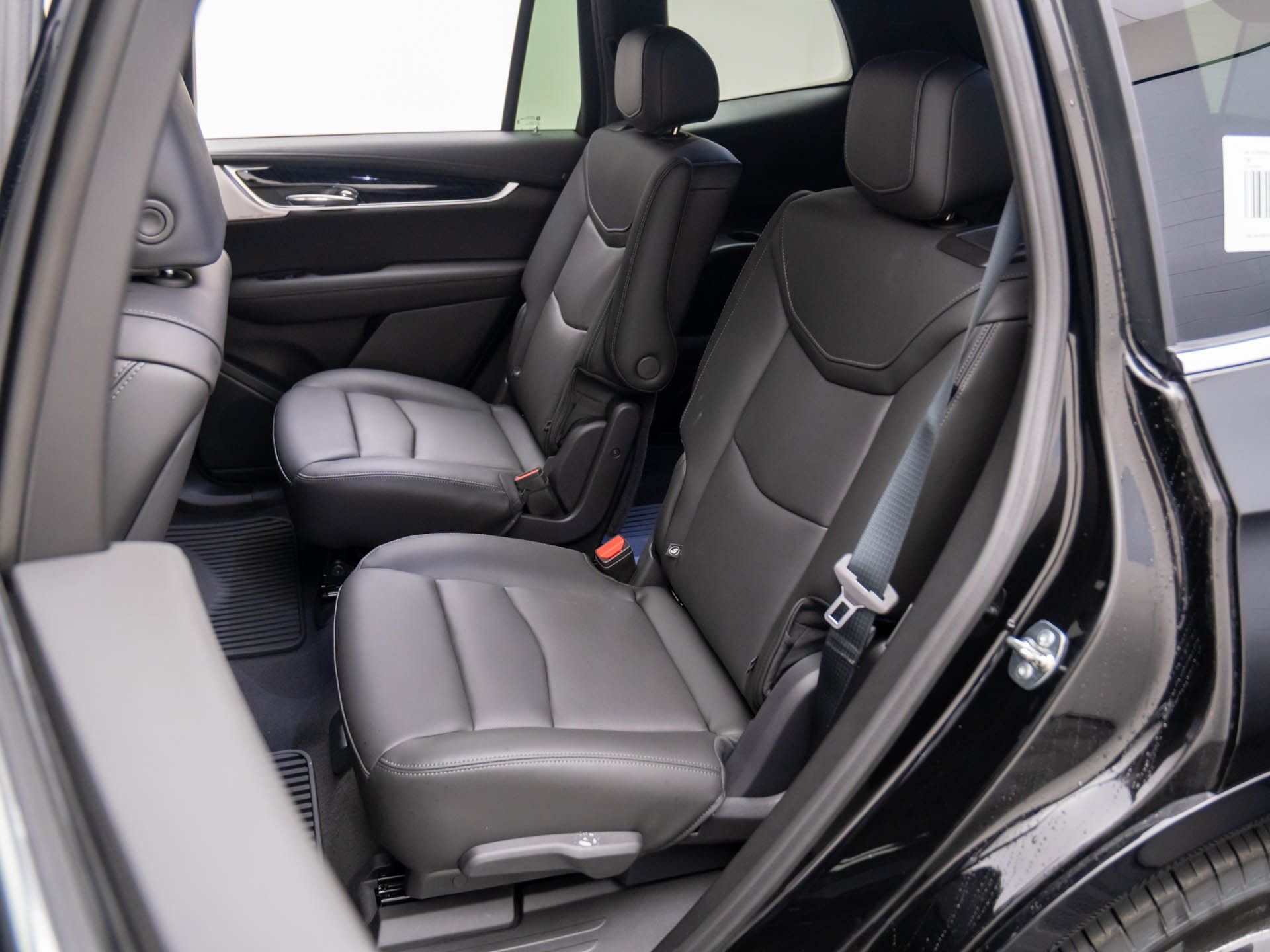Vehicle image 18 of 45