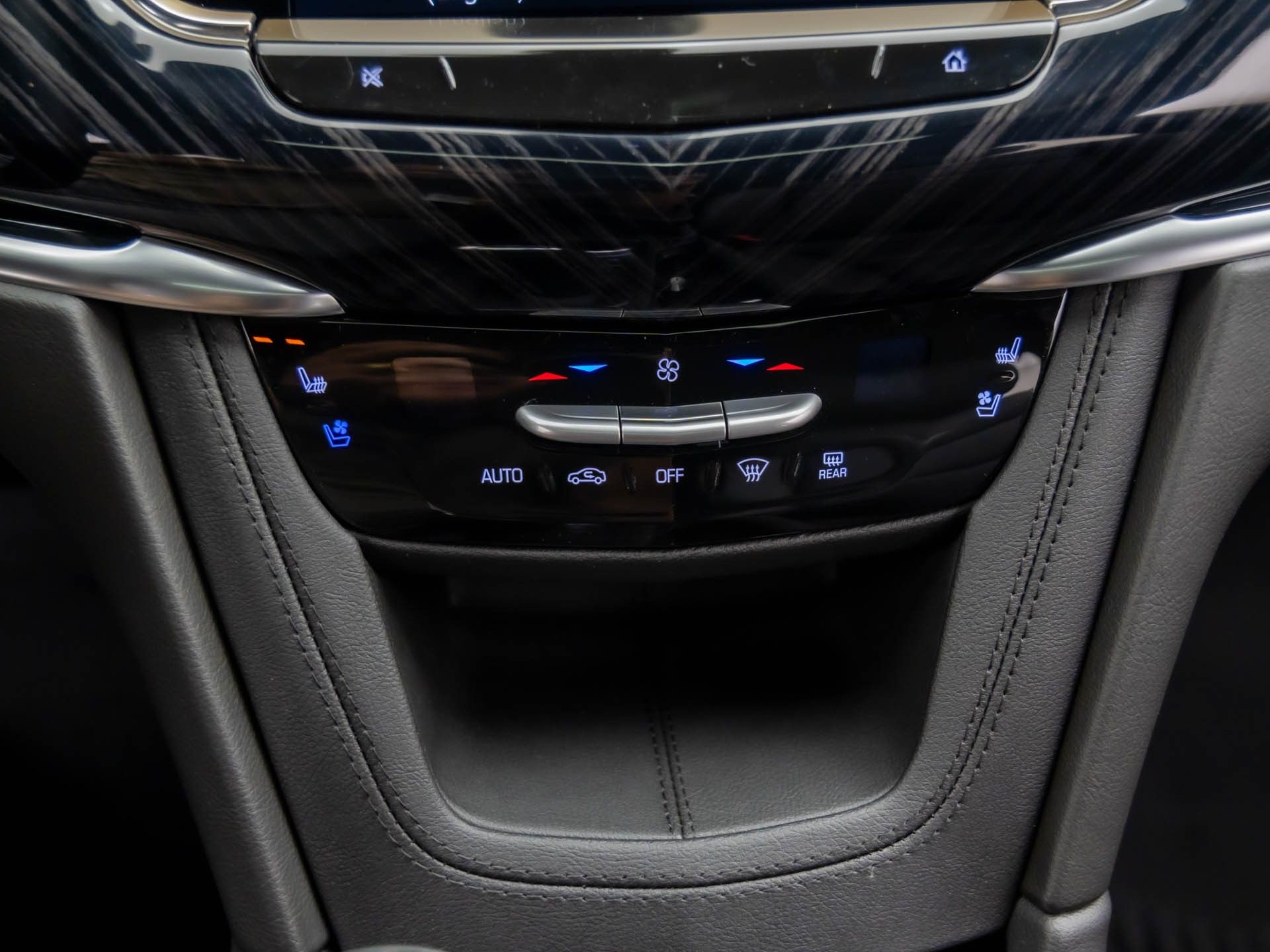Vehicle image 21 of 45