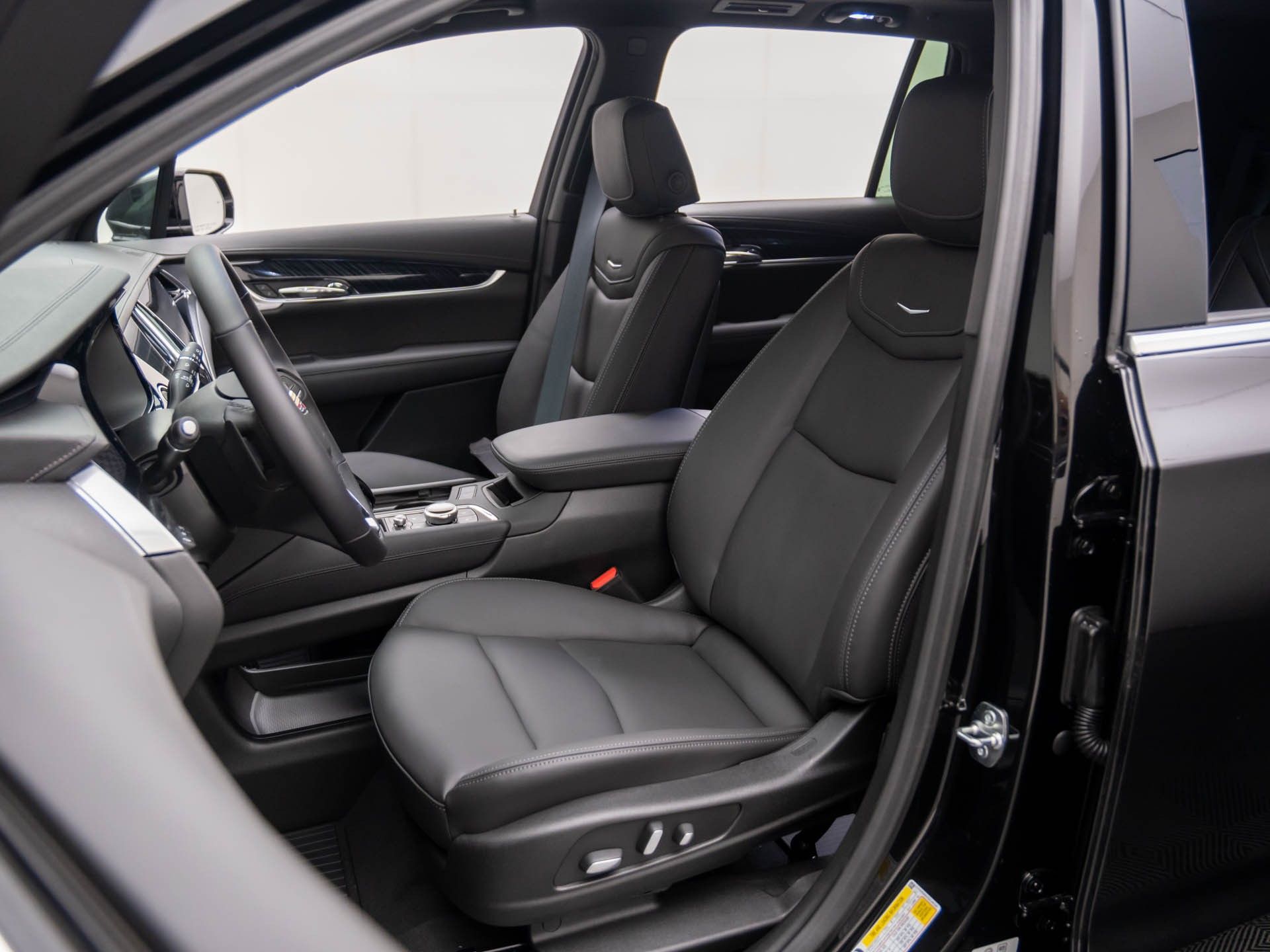 Vehicle image 11 of 45