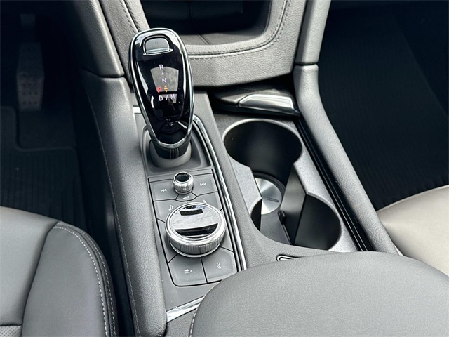 Vehicle image 9 of 18