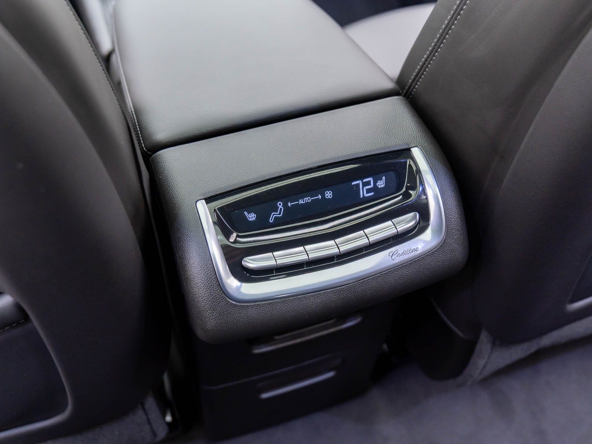 Vehicle image 21 of 35