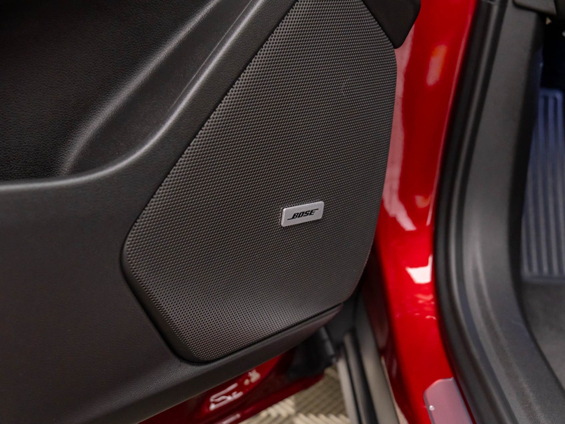 Vehicle image 17 of 40