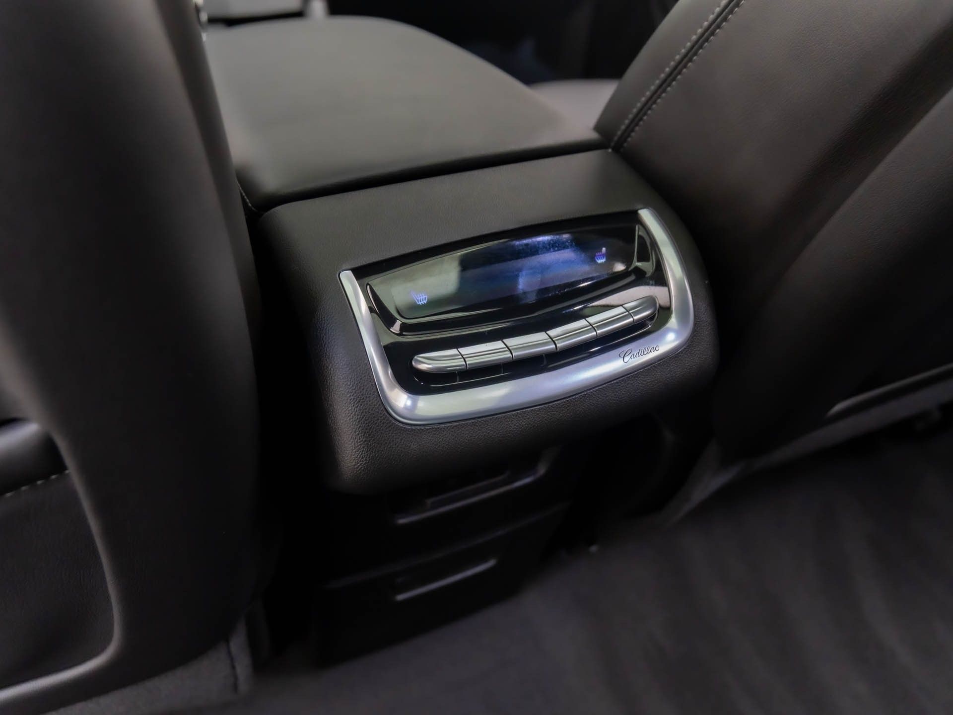 Vehicle image 22 of 40