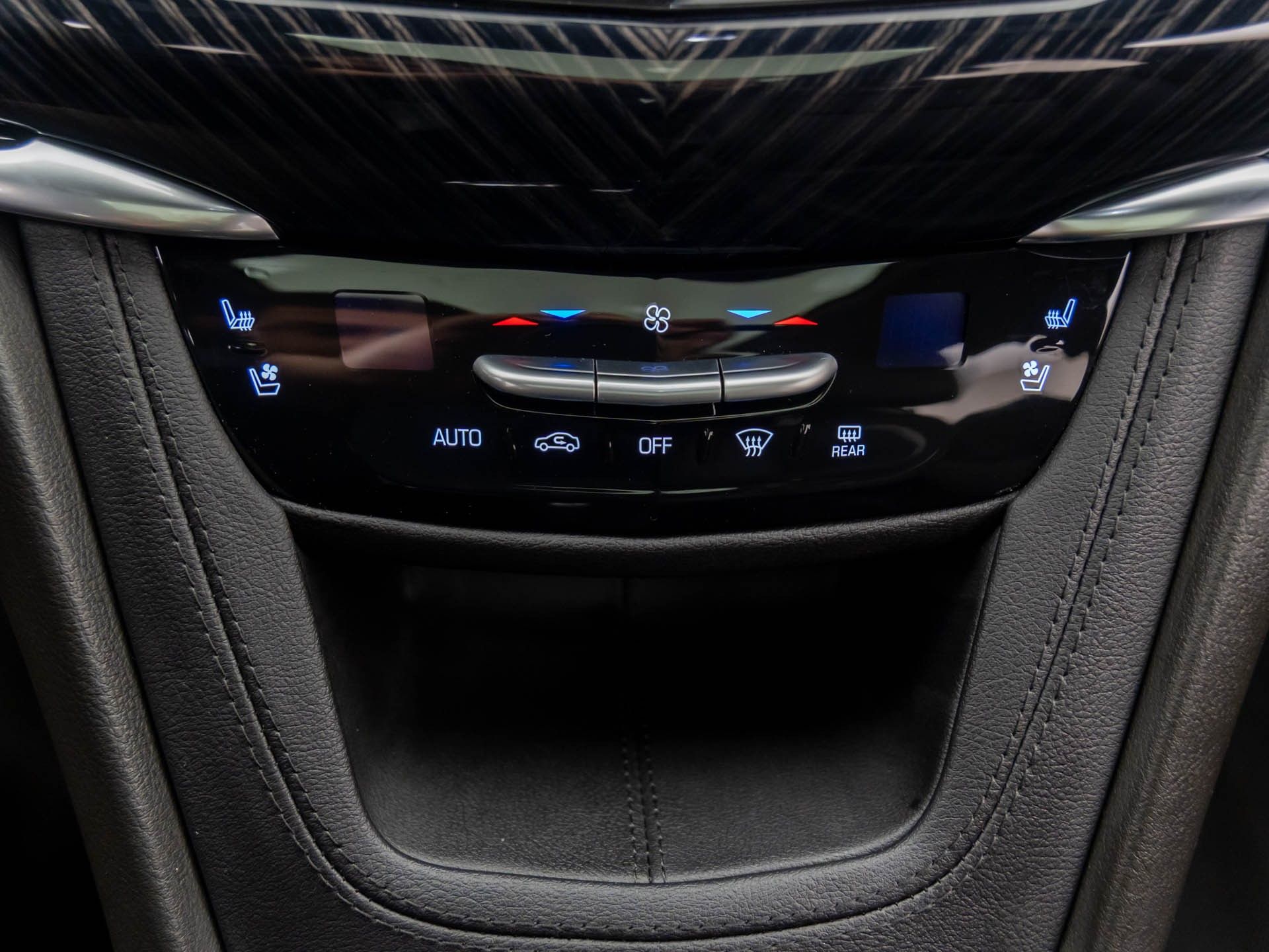 Vehicle image 24 of 40