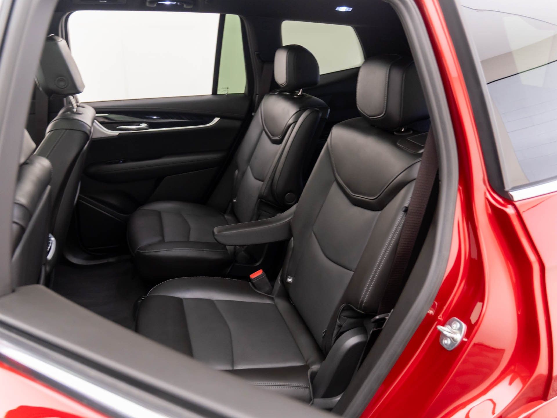 Vehicle image 19 of 40