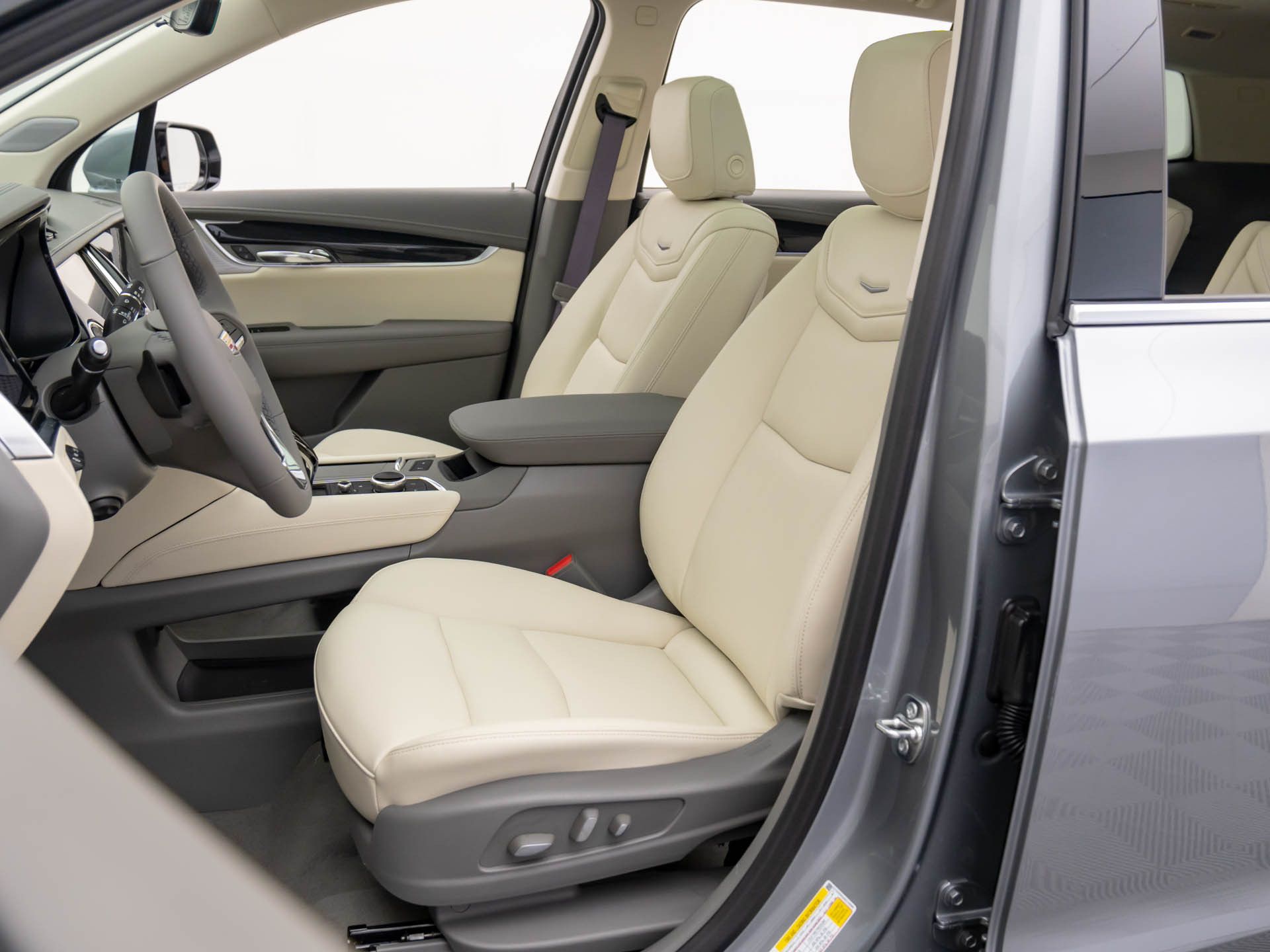 Vehicle image 18 of 49