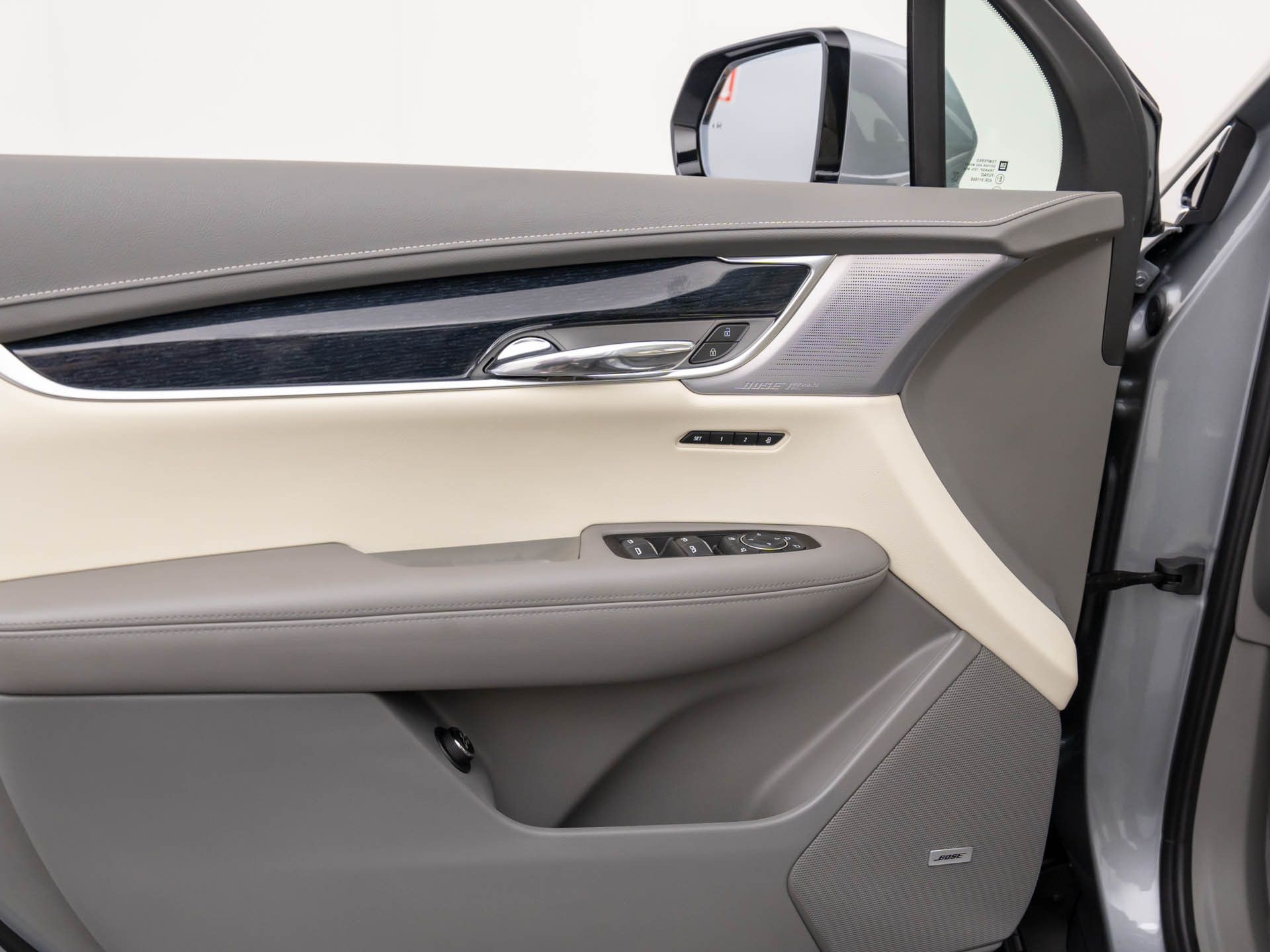 Vehicle image 15 of 49