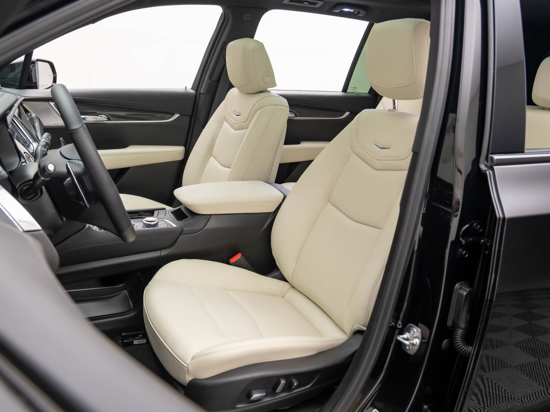 Vehicle image 18 of 40