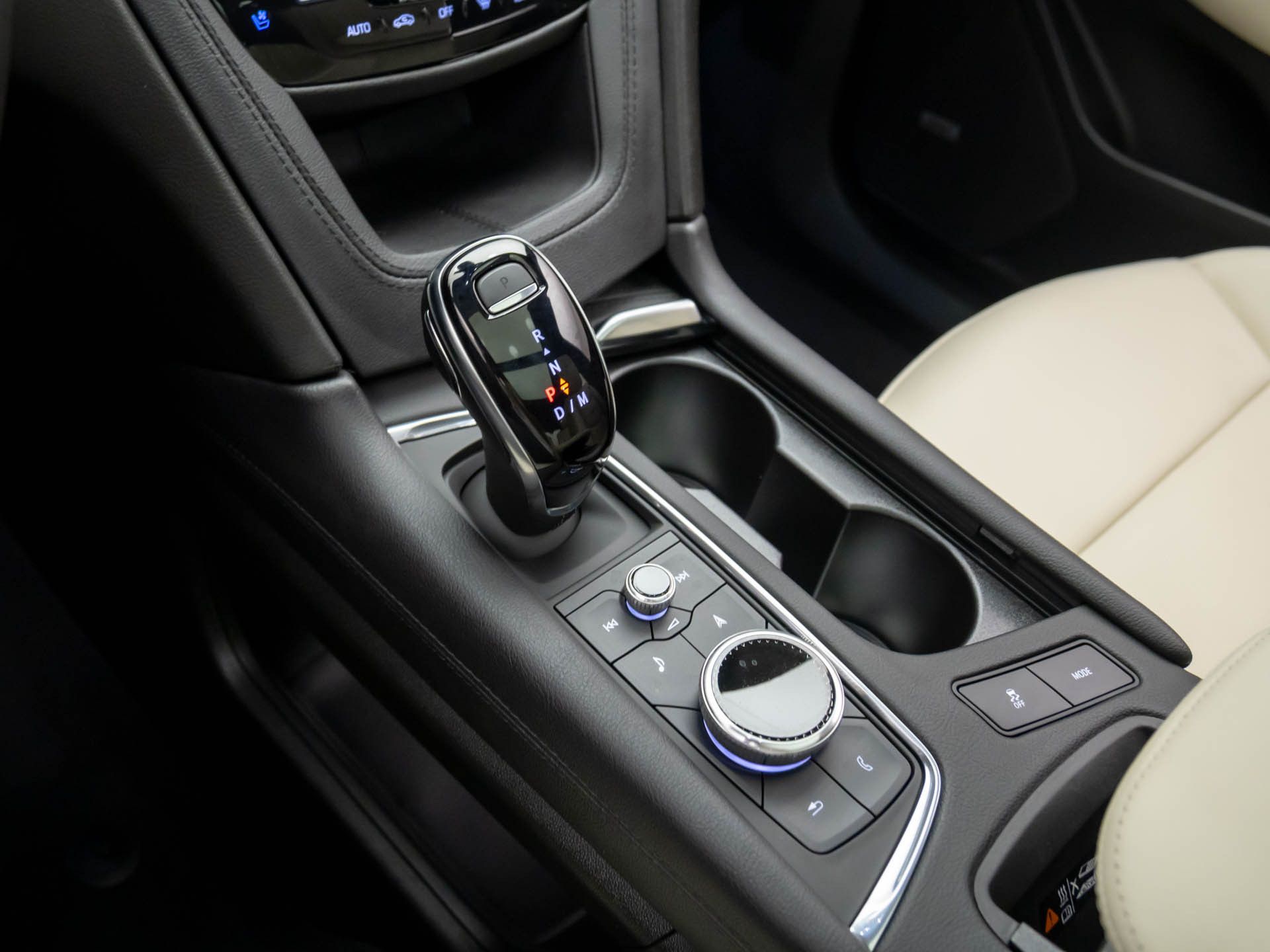 Vehicle image 25 of 40