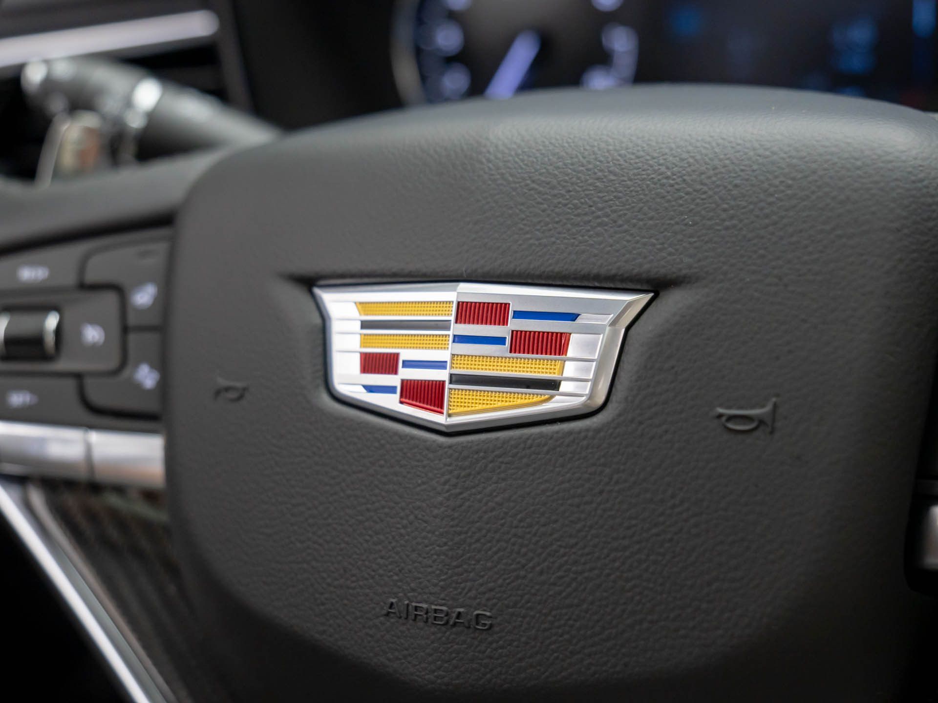 Vehicle image 36 of 40