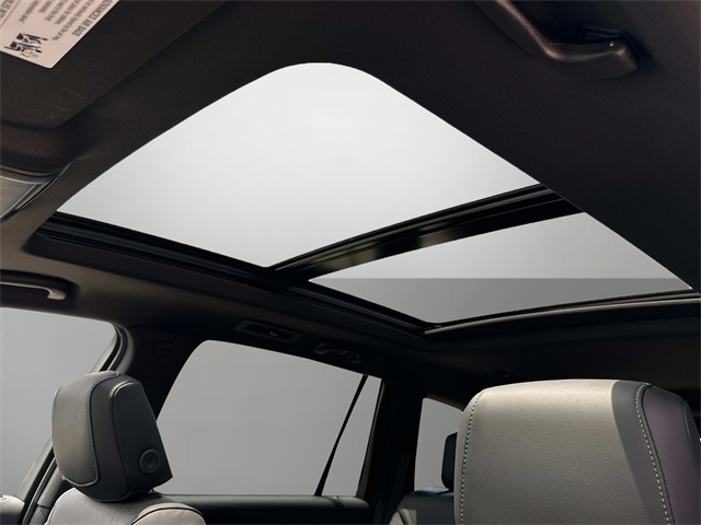 Vehicle image 14 of 18