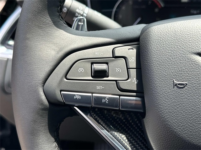 Vehicle image 12 of 18