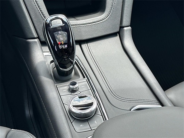 Vehicle image 9 of 18