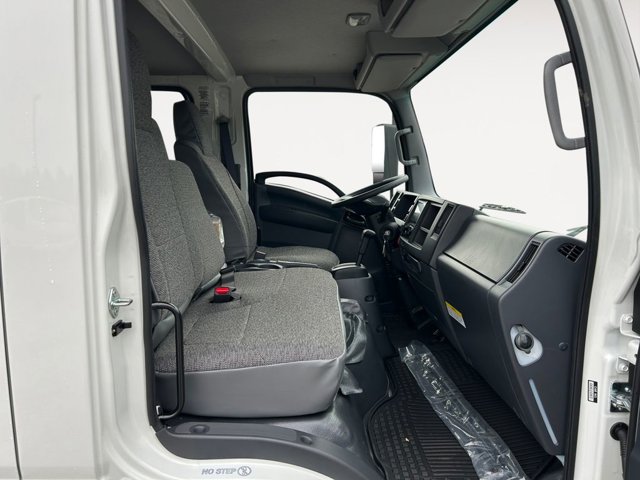 2025 Chevrolet 4500 HG LCF Gas Base Image 9 of 30