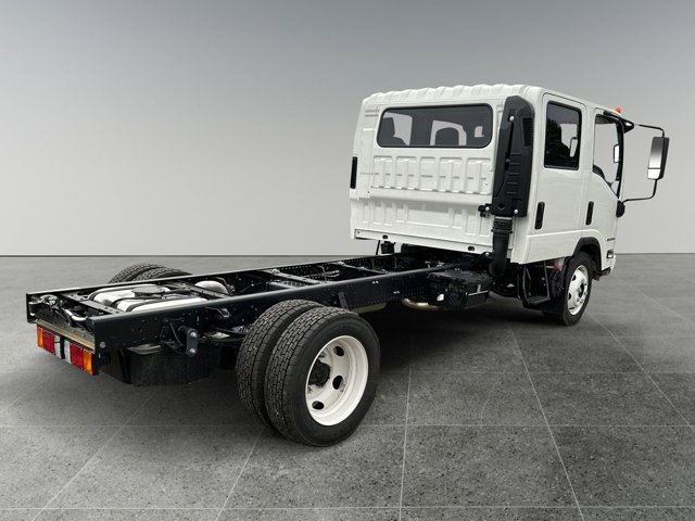 2025 Chevrolet 4500 HG LCF Gas Base Image 2 of 30