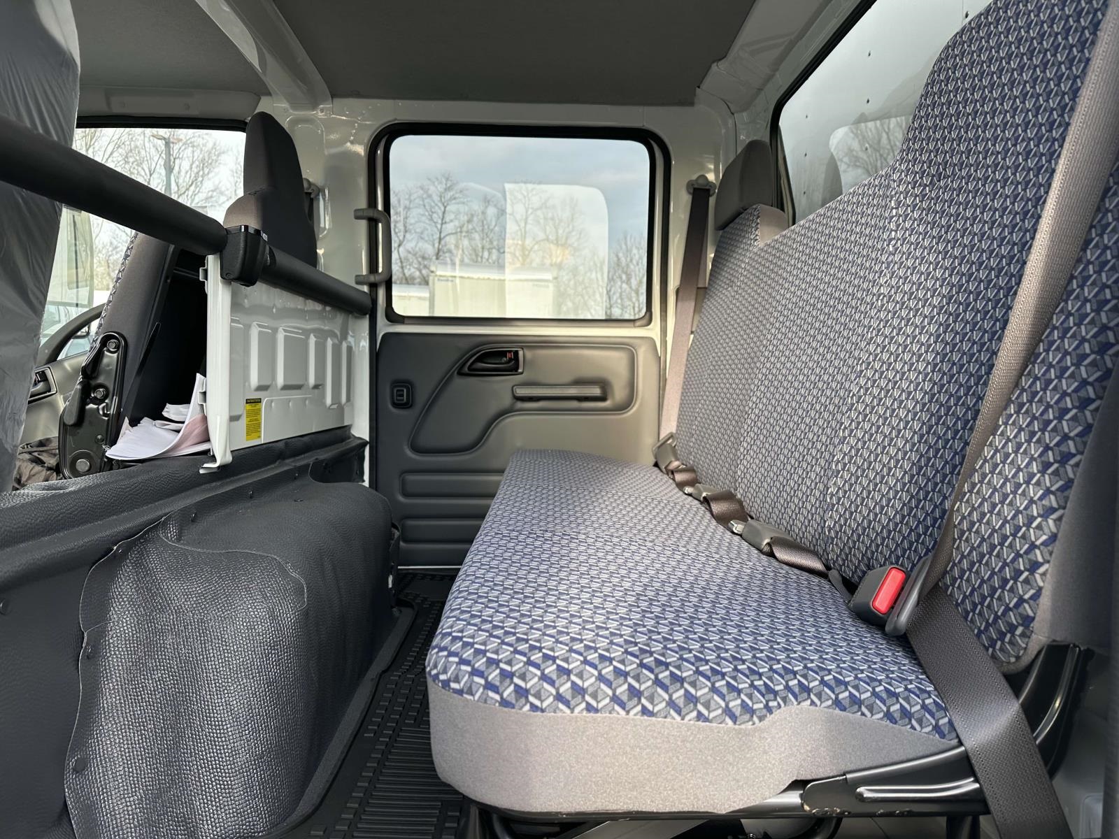 2025 Chevrolet 4500 HG LCF Gas Base Image 13 of 16