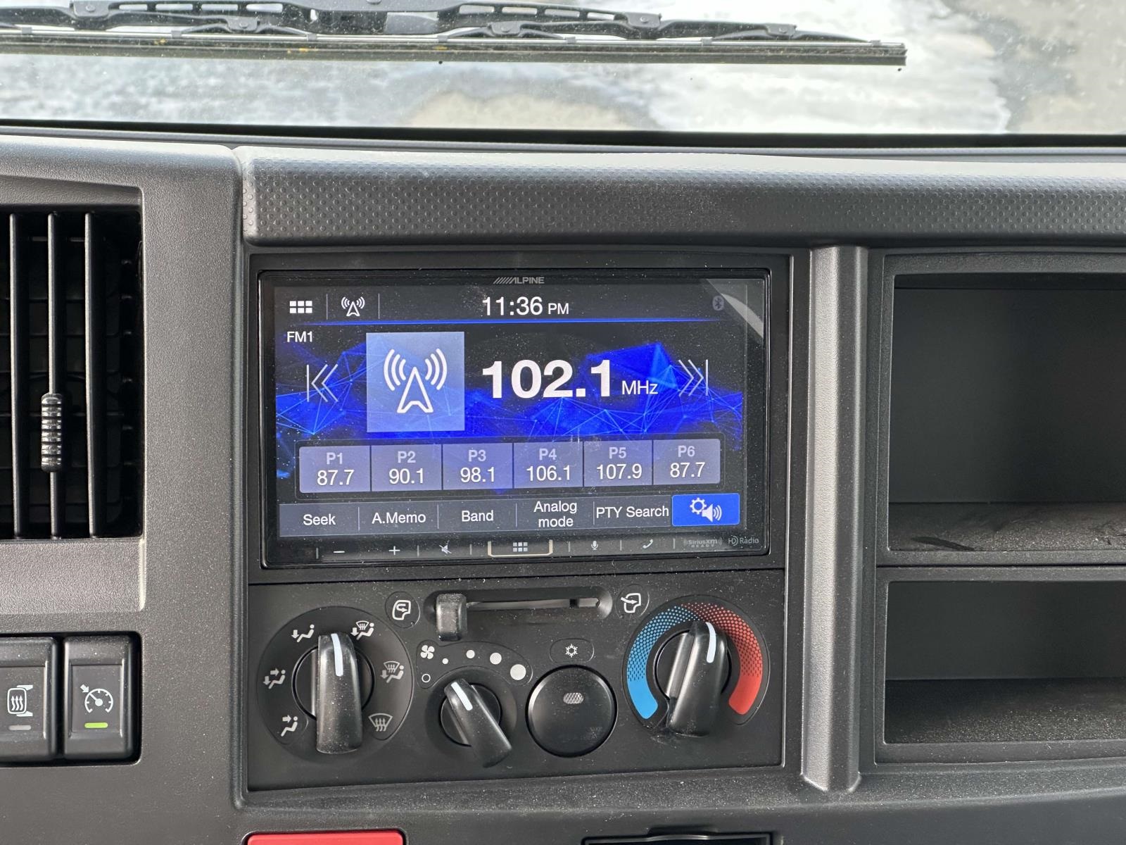 2025 Chevrolet 4500 HG LCF Gas Base Image 8 of 16