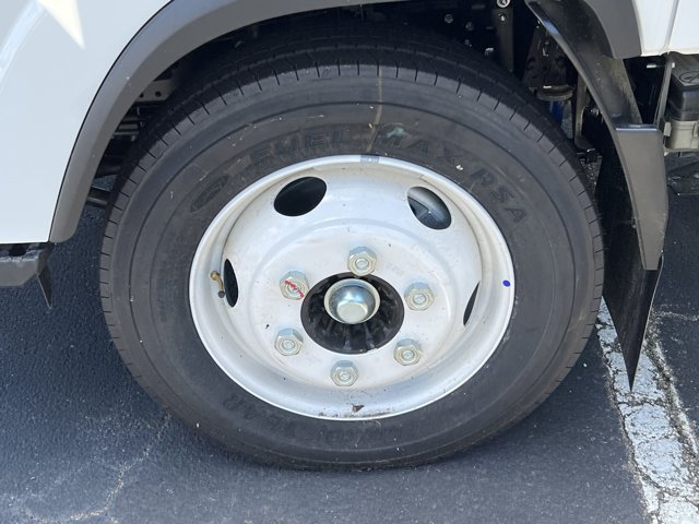 2025 Chevrolet 4500 HG LCF Gas Base Image 11 of 32