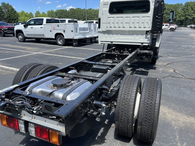 2025 Chevrolet 4500 HG LCF Gas Base Image 9 of 32