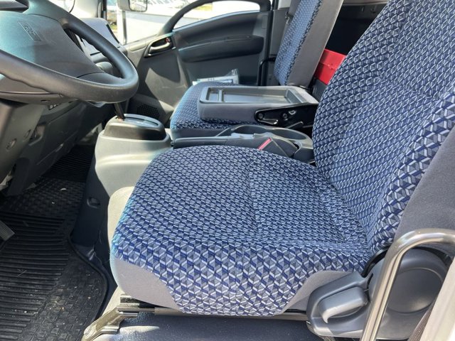 2025 Chevrolet 4500 HG LCF Gas Base Image 9 of 27