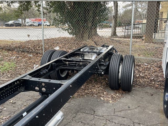 2025 Chevrolet 4500 HG LCF Gas Base Image 5 of 21