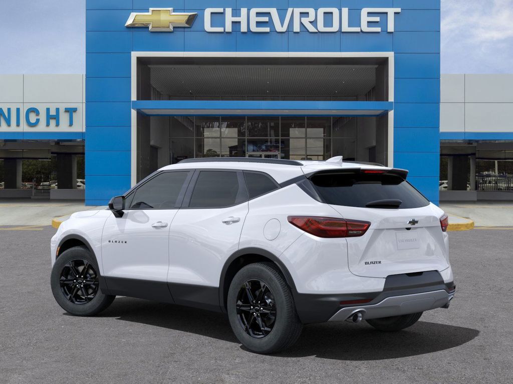 Vehicle image 8 of 24