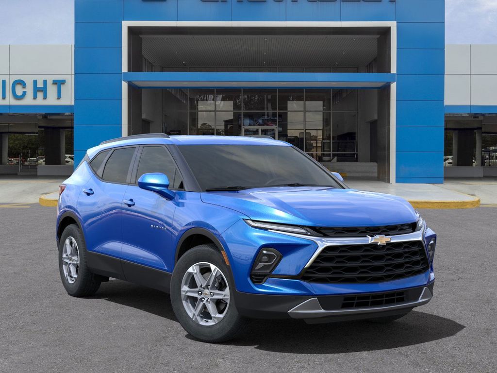Vehicle image 4 of 24